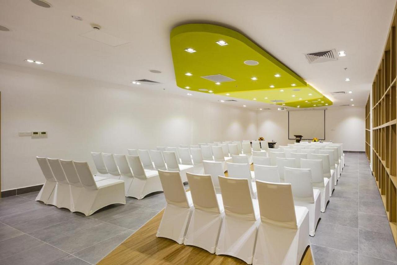 נה טראנג Parama Apartments Balcony Beachfront מראה חיצוני תמונה